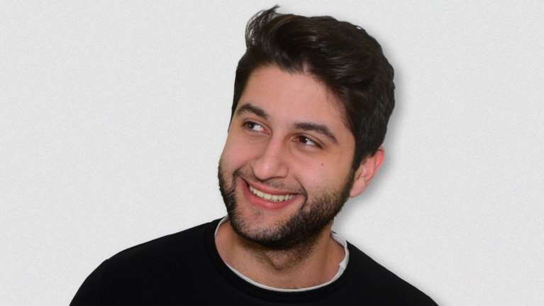 Αλέξης Tζαμπρής: Η ιστορία του φοιτητή που δημιούργησε την πρώτη πλατφόρμα audiobooks στα ελληνικά