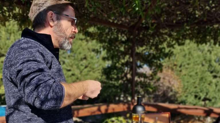 Το απόσταγμα από τη Χαλκιδική που σάρωσε σε διεθνή διαγωνισμό - Σαν μπράντι, η πολύ ιδιαίτερη φιάλη [εικόνες]