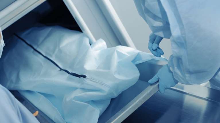 Θεσσαλονίκη: Ελεύθεροι οι έξι υπάλληλοι της Ιατροδικαστικής Υπηρεσίας που κατηγορούνται για χρηματισμό