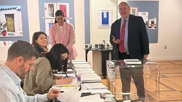 Εκλογές 2023: Ιστορική μέρα για τους Έλληνες του εξωτερικού – Για πρώτη φορά ψήφισαν στον τόπο διαμονής τους