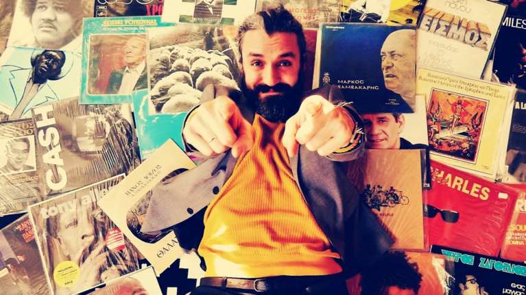 Σάλος με ανάρτηση του Λεωνίδα Μπαλάφα - Συνδέει τις μάσκες με τις... κεραίες 5G