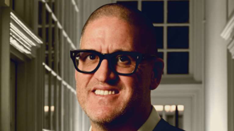 Μύκονος: Αυτός είναι ο δισεκατομμυριούχος που σώθηκε από τους γιατρούς του ΕΣΥ - Οι δικοί του γιατροί αρνήθηκαν να τον παραλάβουν