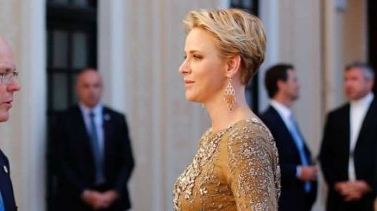 Η πριγκίπισσα Σαρλίν και ο πρίγκιπας Αλβέρτος σε νέα βασιλική έξοδο: Λάμψη και γοητεία στο Μονακό