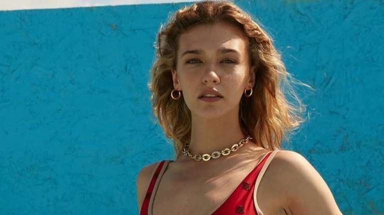 Μελίσα Ντονγκέλ: Η συγκλονιστική ιστορία της Τουρκάλας ηθοποιού - &quot;Ο πατέρας μου με βίαζε από 15 ετών&quot; [Βίντεο]