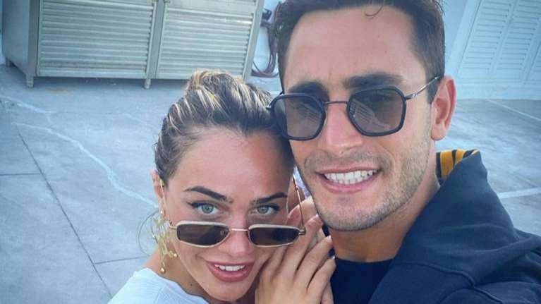 &quot;Νιώθω ευγνώμων κάθε μέρα για τη ζωή που μπορώ και κάνω&quot;: Η Κόνι Μεταξά σε ρομαντικές διακοπές στην Κρήτη