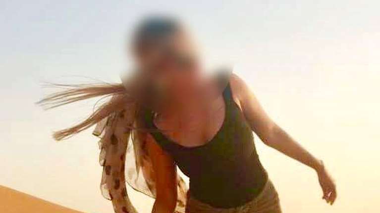 Επίθεση με βιτριόλι: Τι αποκαλύπτει για την μαυροφορεμένη η οδηγός ταξί που την μετέφερε [βίντεο]