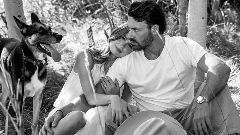 Αμαλία Κωστοπούλου: Οι τρυφερές φωτογραφίες στην αγκαλιά του αρραβωνιαστικού της