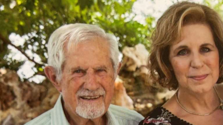 Πέθανε ο πατέρας της Εύης Χριστοφιλοπούλου: &quot;Μου είχες πει πως οι άνθρωποι πεθαίνουν μόνο όταν πάψουν να τους θυμούνται&quot;