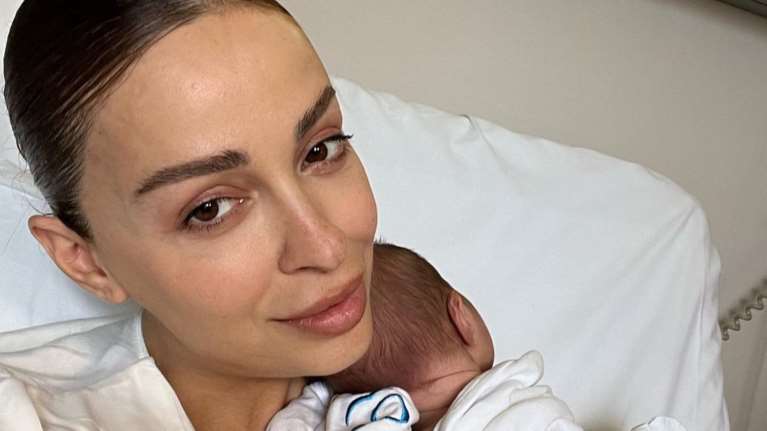 Ελένη Φουρέιρα: Η πρώτη συνέντευξη μετά τη γέννηση - &quot;Το μωρό είναι αρκετά... Μποτία&quot; [Βίντεο]