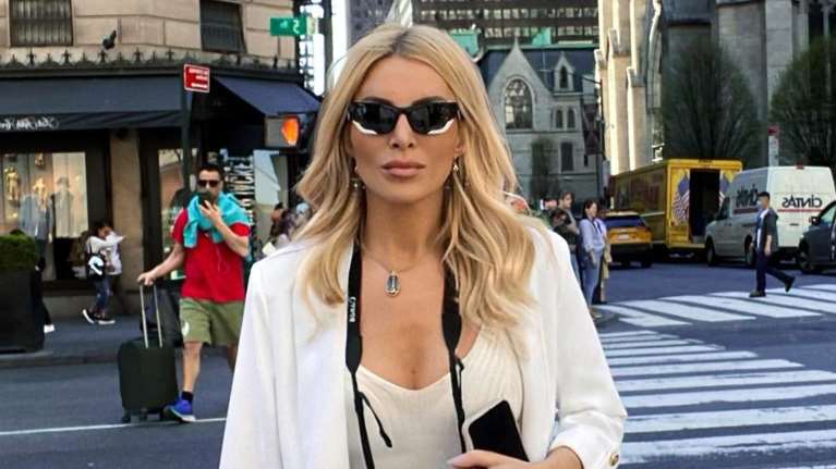 Πάσχα στη Νέα Υόρκη για την Κατερίνα Καινούργιου: Το total white look και η μαγευτική θέα από το δωμάτιό της