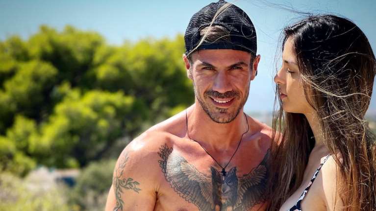 Baby boom: Ο Ακης Πετρετζίκης θα γίνει μπαμπάς για δεύτερη φορά [εικόνα]