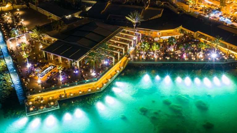 Και ο δήμος Βάρης - Βούλας - Βουλιαγμένης απαγορεύει μετά τον Άλιμο τη μουσική στα μαγαζιά μετά τις 23:00