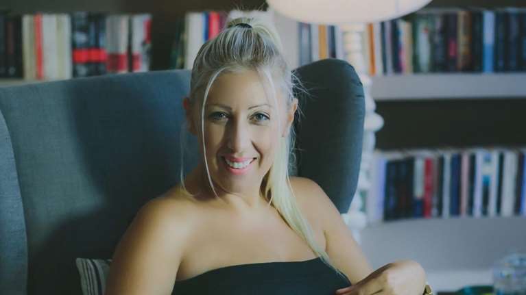 Συνέδριο Γονιμότητας: &quot;Ζητώ συγγνώμη για την αστοχία&quot;, λέει η δημοσιογράφος Κία Παπαδοπούλου που έγραψε το σποτ