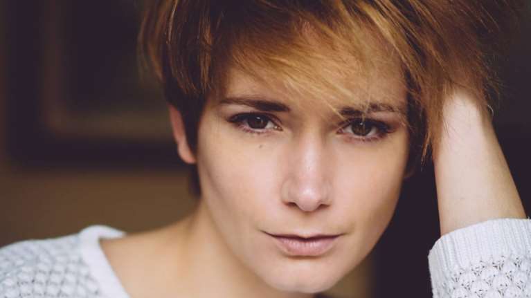 Στεφανί Ντιπουά: Το 39χρονο μοντέλο από τη Βρετανία που πέθανε στην Κύπρο λόγω θρόμβωσης από ΑstraZeneca [εικόνες]