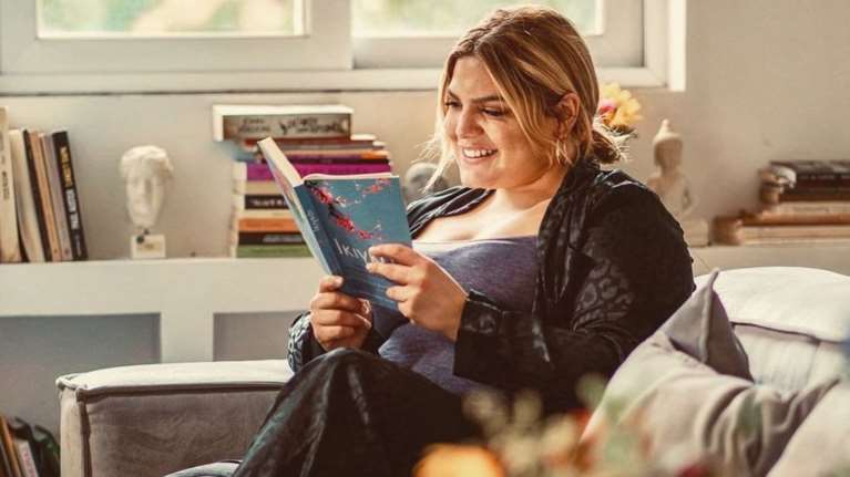 Δανάη Μπάρκα: Μέσα στο cozy διαμέρισμά της - Μοντέρνο και φωτεινό, με τέλεια διακόσμηση [εικόνες]