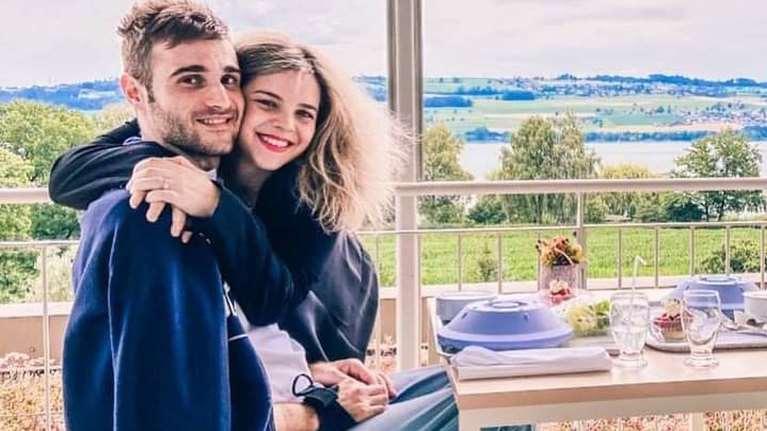 Ρόδος: Η μοιραία βουτιά στην πισίνα που άφησε τον Νίκο παράλυτο - Μια συγκινητική ιστορία αγάπης