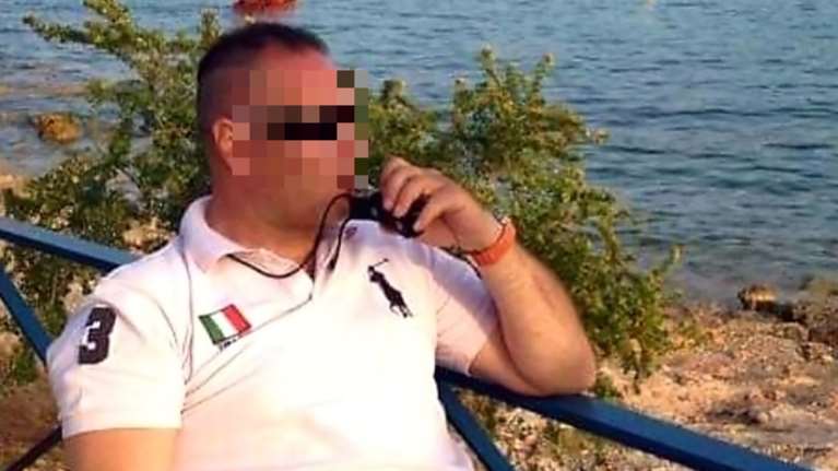 Δεύτερο λάπτοπ του αστυνομικού παραδόθηκε στις Αρχές, άφαντο το κινητό του - &quot;Μισογύνης και χειριστικός&quot;, λέει στενός συγγενής του