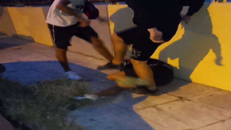 Συμμορία &quot;χτύπησε&quot; στην Κηφισιά: Επιτέθηκαν σε ανηλίκους - Στο νοσοκομείο 14χρονος