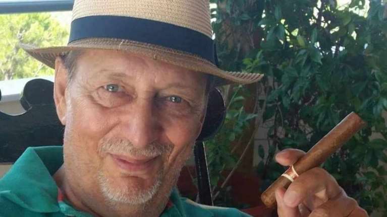 Καλύβια: &quot;Με είχε κάνει μαύρη στο ξύλο&quot; - Η εξομολόγηση της μητέρας του 16χρονου και ο εφιάλτης που ζούσε δίπλα στον 71χρονο