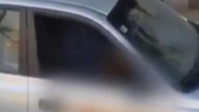 Εξοργιστικό: Η κάμερα &quot;έπιασε&quot; άνδρα να αυνανίζεται έξω από δημοτικό σχολείο στην Καλλιθέα [βίντεο]