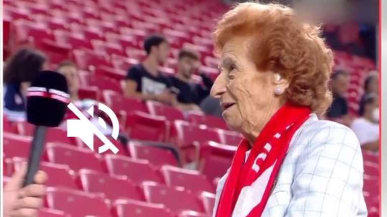 Σούπερ γιαγιά: 92 ετών και φίλαθλος του Ολυμπιακού εμβολιάστηκε για να... πάει γήπεδο [βίντεο]