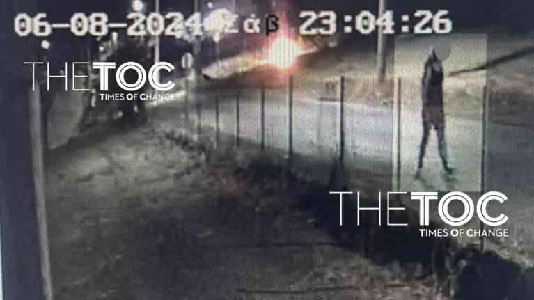 Βάρη: &quot;Ψηλός, με κοτσίδα, γυαλιά και τα ίδια αθλητικά παπούτσια&quot; - Τα στοιχεία που οδήγησαν στη σύλληψη του 66χρονου καθηγητή