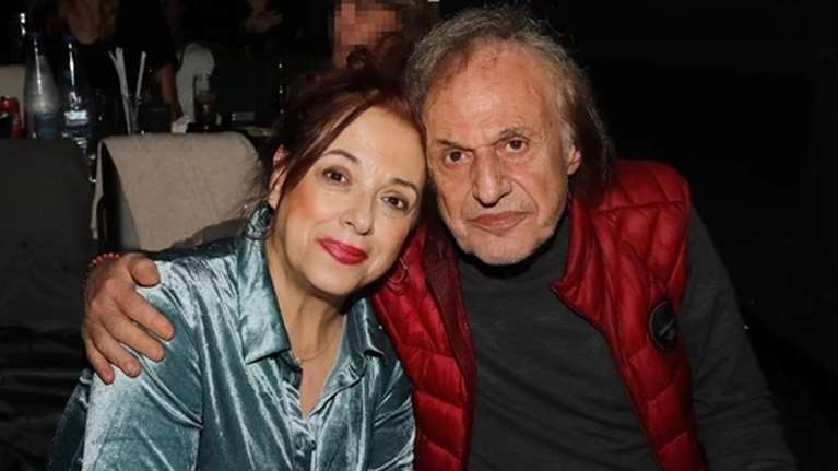 Η Ελένη Ράντου αποκαλύπτει για τον Βασίλη Παπακωνσταντίνου: &quot;Είναι δυστυχισμένος, η απουσία της τον θλίβει βαθιά&quot;