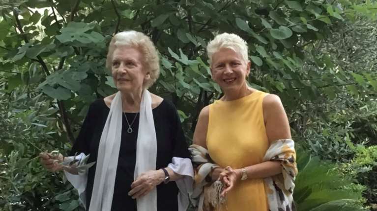 Και η μητέρα της Ακρίτα, απαντάει στον Μπέο: Είμαι εδώ με τον Αγιο Πέτρο και σας υποδεχόμαστε αν συμφωνεί ο Υψιστος