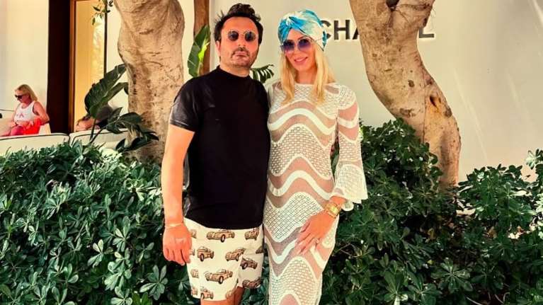 Μύκονος: "Με είπε γριά και άσχημη και με χτύπησε στο πρόσωπο και τη μύτη" - Τι κατέθεσε η σύζυγος του Τούρκου επιχειρηματία