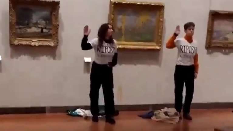 Πέταξαν σούπα και στην &quot;Άνοιξη&quot; του Μανέ: Ακτιβίστριες της οργάνωσης που βανδάλισε τη Μόνα Λίζα