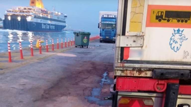 Θα έριχναν στην αγορά 20 τόνους σάπιου κρέατος - Εντοπίστηκαν σε φορτηγό στο λιμάνι του Πειραιά