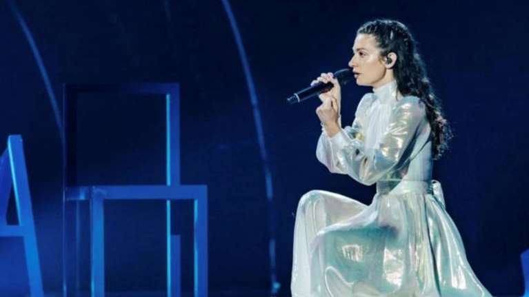 Eurovision 2022: Με μεταξωτή δημιουργία Celia Kritharioti η Αμάντα Γεωργιάδη - Σαν αερικό [εικόνες]
