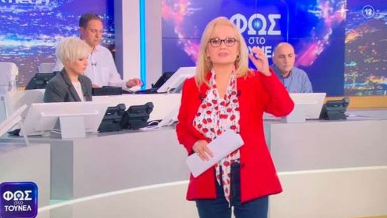 &quot;Τι σημαίνει όταν φοράει κόκκινα η Αγγελική Νικολούλη&quot;: Τρέλανε τους τηλεθεατές το σακάκι της δημοσιογράφου [εικόνες]