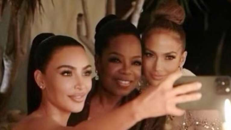 Γενέθλια για την Όπρα Γουίνφρεϊ: Το glamorous πάρτι με τη διώροφη τούρτα και η σέλφι με Λόπεζ - Καρντάσιαν [βίντεο]