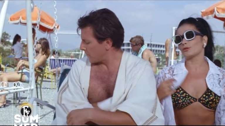 Επικό βίντεο της Φίνος Φιλμ για τον καύσωνα: &quot;Κάψα&quot; με Κλέαρχο, ξυπόλητο Πρίγκιψ και Ωραία των Αθηνών