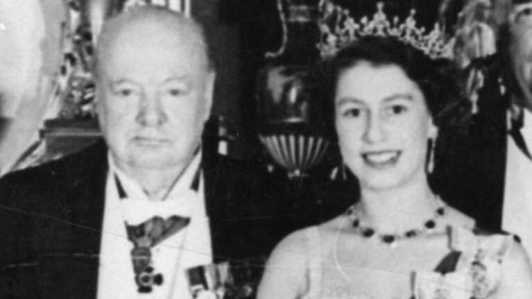 Ελισάβετ: Η μακροβιότερη βασίλισσα - Ανέβηκε στον θρόνο επί Τσόρτσιλ και έκτοτε διόρισε άλλους 14 πρωθυπουργούς [εικόνες-βίντεο]