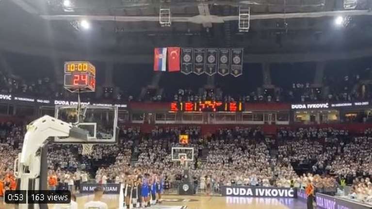Ντούσαν Ιβκοβιτς: 15.000 φίλαθλοι τον αποχαιρέτησαν στο Βελιγράδι με ένα παρατεταμένο χειροκρότημα [βίντεο]