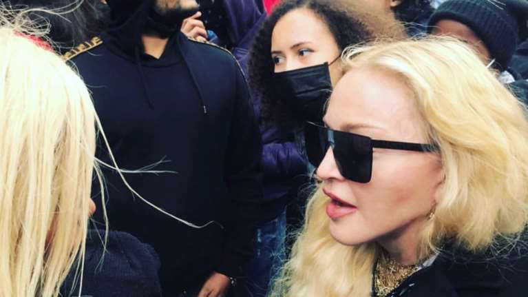 Μαντόνα: Στην πορεία για την δολοφονία Φλόιντ στο Λονδίνο, η βασίλισσα της ποπ