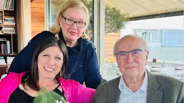 &quot;Τους οφείλω πάρα πολλά&quot;: Η ανάρτηση της Ζωής Κωνσταντοπούλου για τους γονείς της