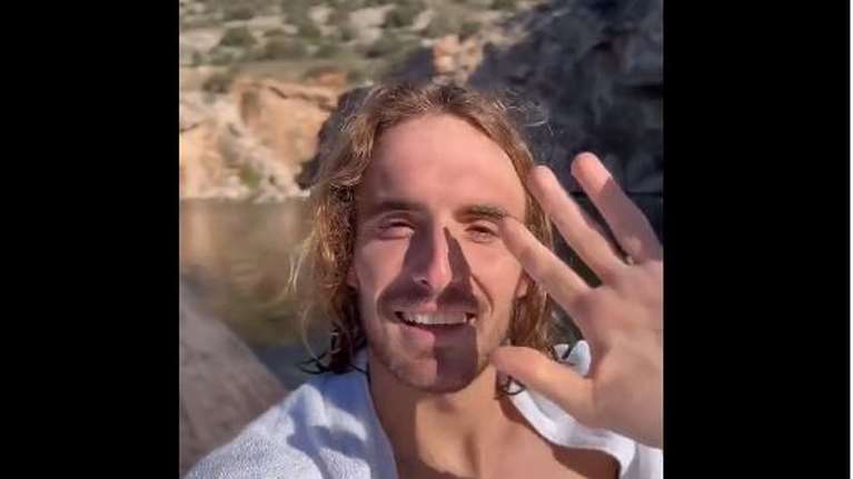 Στέφανος Τσιτσιπάς: Χειμερινό μπάνιο στη Λίμνη Βουλιαγμένης και μετά... προπόνηση - "Ωραίο να επιστρέφεις σπίτι" [Βίντεο]