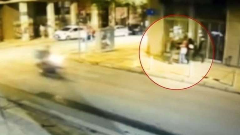 Προφυλακίστηκε ο Σύρος που αποπειράθηκε να βιάσει 22χρονη στη Σόλωνος - Ερευνάται αν είχε &quot;ξαναχτυπήσει&quot;