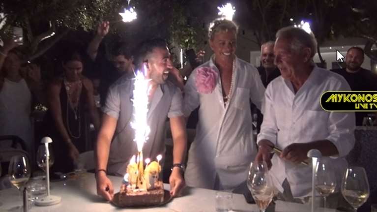 Λάκης Γαβαλάς: Το ξέφρενο πάρτι στη Μύκονο για τα γενέθλιά του -  [βίντεο]
