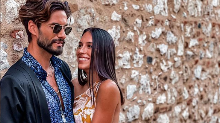 Ραφαέλα Ψαρρού: Άλλαξε hairlook η πανέμορφη σύζυγος του Καράβα- Η εμφάνιση με μίνι ασύμμετρο φόρεμα και μπότες