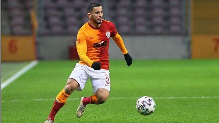 Σοκ για τον Ομάρ Ελαμπντελαουί: Πυροτέχνημα έσκασε στα χέρια του - Κινδυνεύει η όρασή του