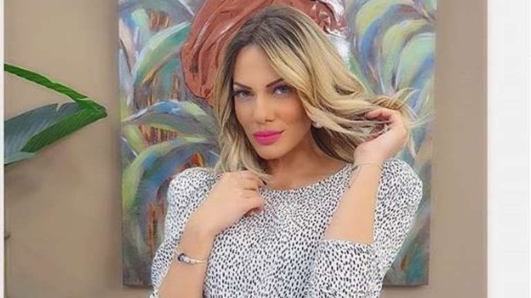 Ιωάννα Μαλέσκου: Δεν κρατιέται η "Μενεγάκη της Κρήτης" - Άρχισε τα... υπονοούμενα για τον ΣΚΑΪ στην εκπομπή της [Βίντεο]