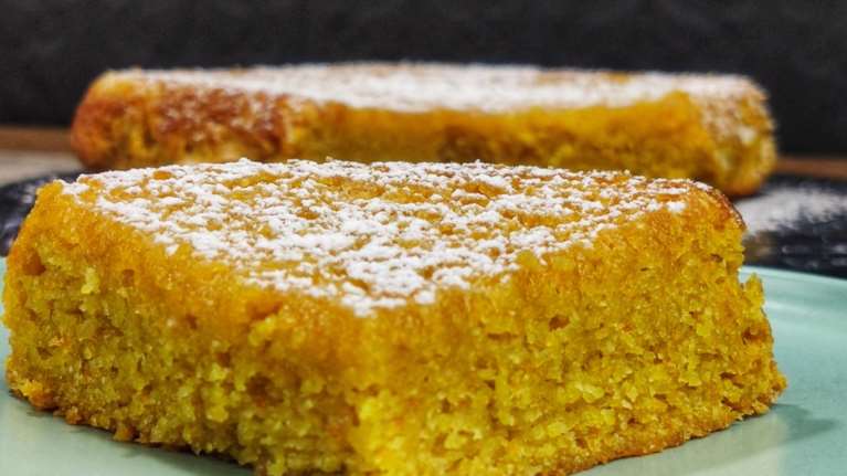 Τέλεια, ζουμερή πορτοκαλόπιτα ψυγείου χωρίς σιρόπι και ζάχαρη