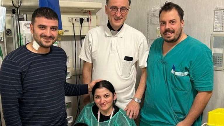 Ιταλία: Μεταμόσχευση ήπατος με δότη Έλληνα πατέρα και λήπτρια την κόρη του, μόλις 11 μηνών