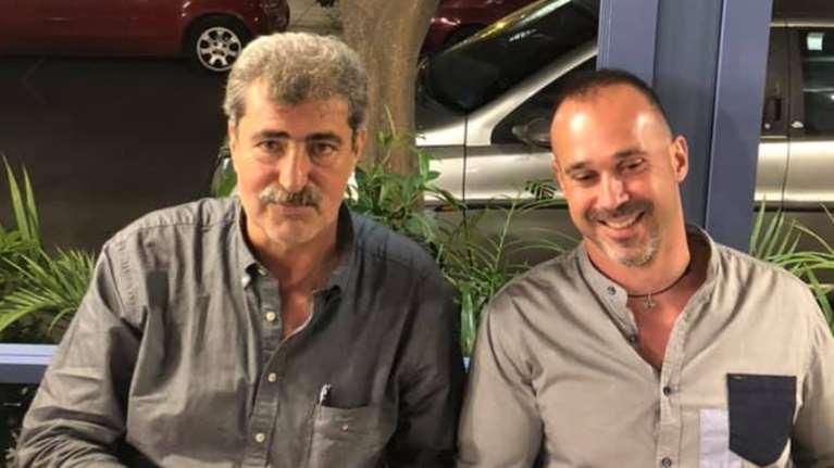 Ο Πολάκης κήρυξε τον &quot;πόλεμο&quot; στον Χρυσοχοΐδη από ...ψαροταβέρνα στο Μοσχάτο - Μαζί με τον αστυνομικό του ΣΥΡΙΖΑ [εικόνα]