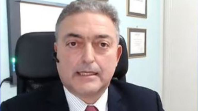 Βασιλακόπουλος: Ο εγκλεισμός θα κρατήσει ακόμα δύο με τρεις μήνες