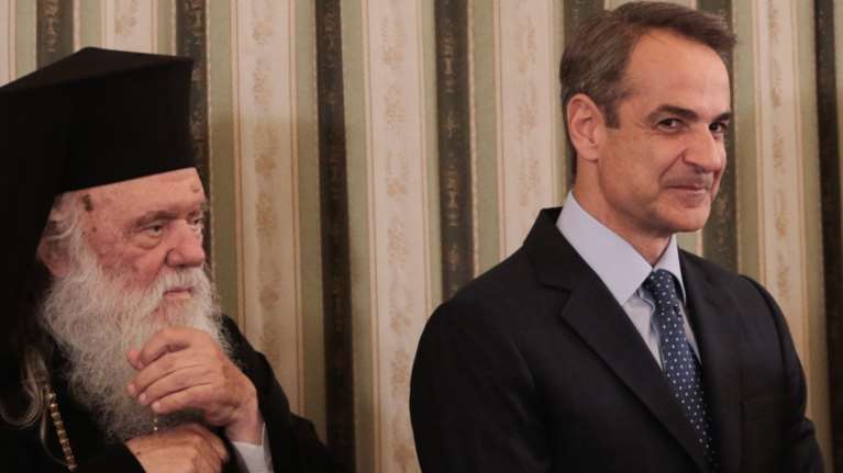 Ο Μητσοτάκης φέρνει αύριο στο υπουργικό το νομοσχέδιο για τα ομόφυλα ζευγάρια - Η λιτή απάντηση στο &quot;όχι&quot; της Ιεράς Συνόδου